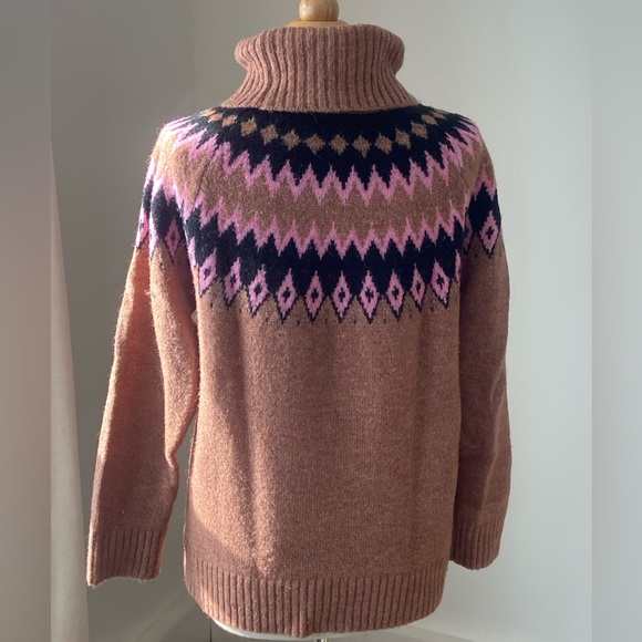 Aspen Turtleneck Sweater โท๏ธ - Picture 5 of 7
